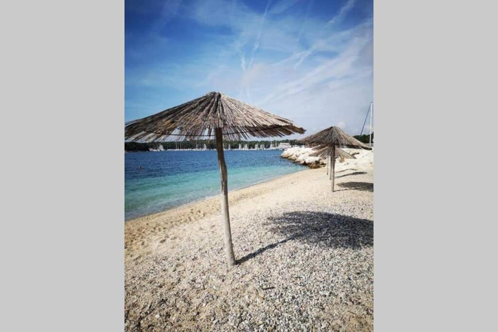 Apartman Emily, 6 Plus 2 Guests, Newly Refurbished Pula Exterior foto