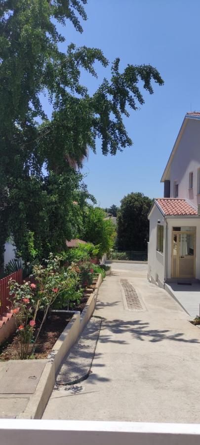 Apartman Emily, 6 Plus 2 Guests, Newly Refurbished Pula Exterior foto